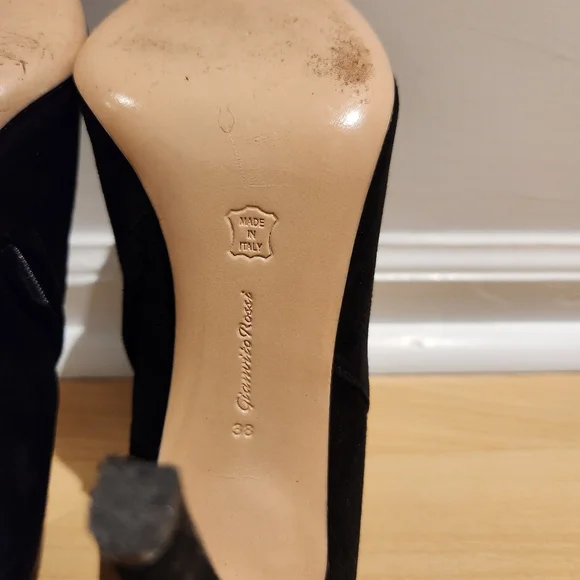 Gianvito Rossi black heels